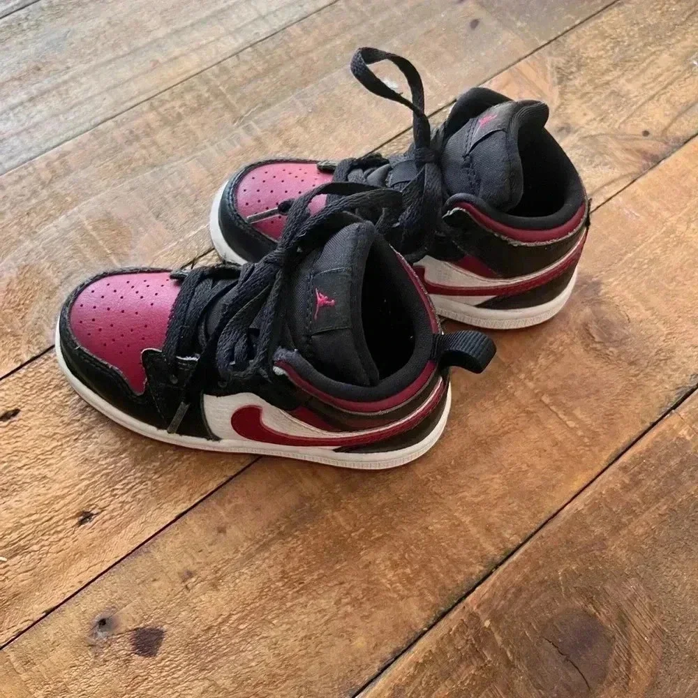 Nike Air Jordan 1 - Size 7C